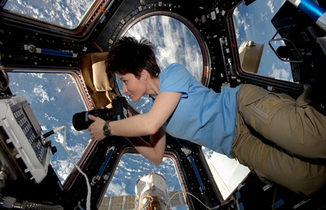 How to receive pictures sent by the ISS with a walkie-talkie?